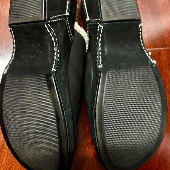 White Mountain Ladies Clogs Black Suede and White Fur Lined Shoes Size 7 EUC - Picture 13 of 13